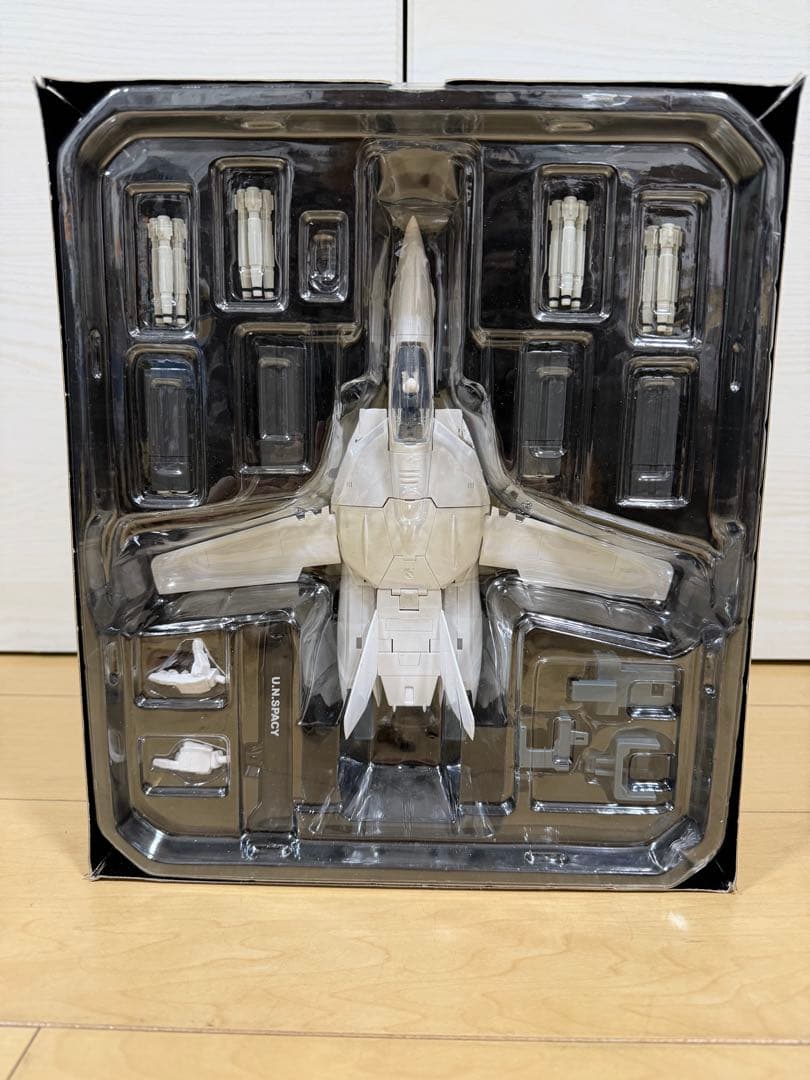 【希少】1/60 YAMATO マクロス 完全変形VF-1S 無塗装仕様