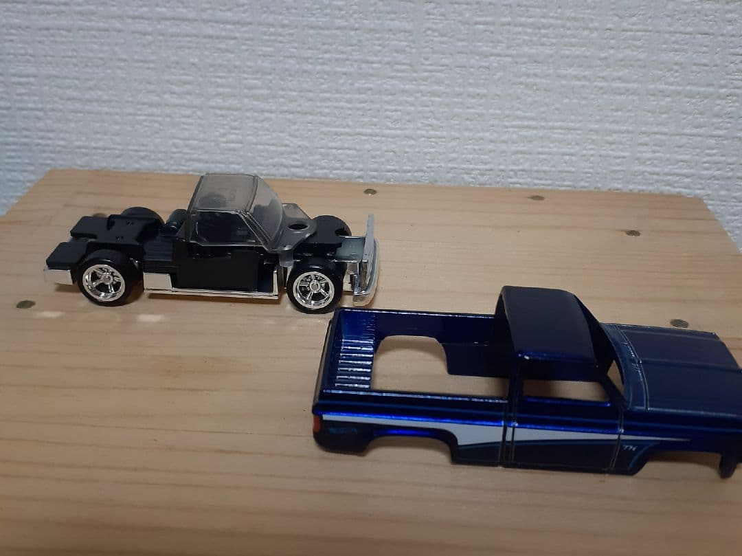 ホットウィール スーパートレジャーハント シルバラード アンスパン。