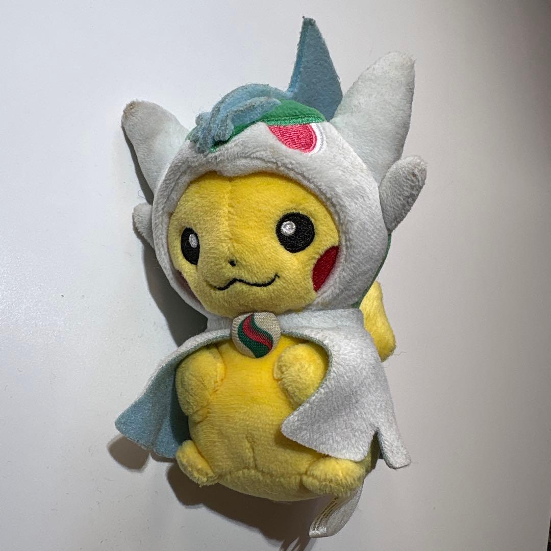 ポンチョピカチュウ ぬいぐるみセット黒いレックウザ ルギア メガエルレイド