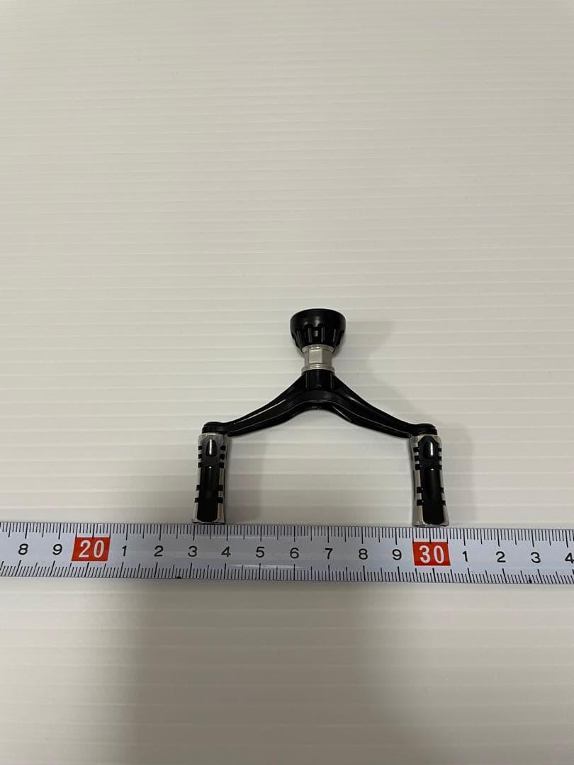 新品未使用　超軽量　ダブルハンドル　ダイワ　ブラック シルバー　34 似