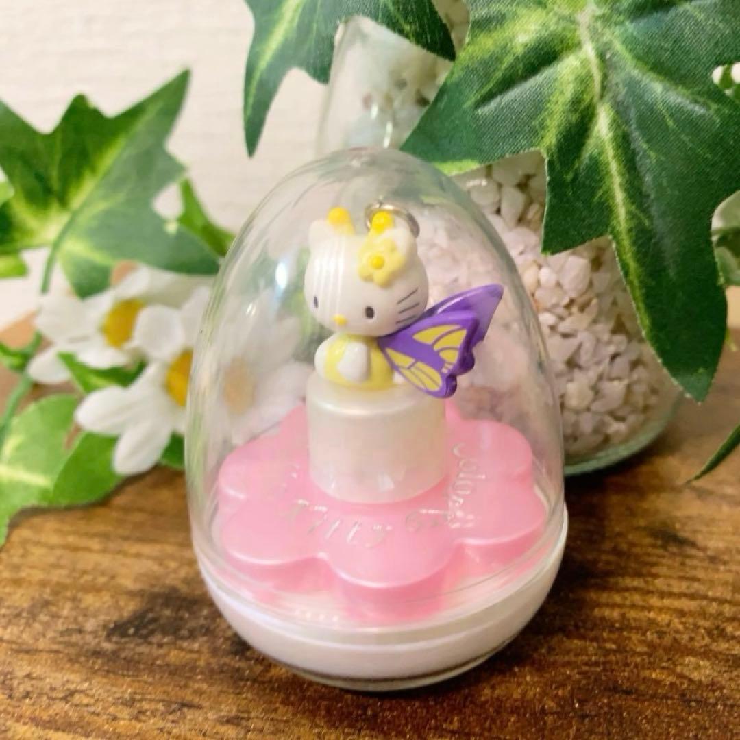 ⭐︎希少⭐︎ハローキティ ネイルカラー　コスメ　マニキュア　マスコット　蝶　当時物