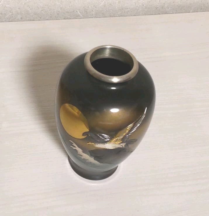 鋳銅製　花瓶