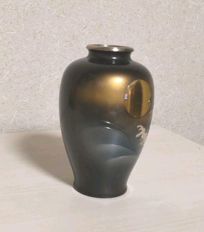 鋳銅製　花瓶