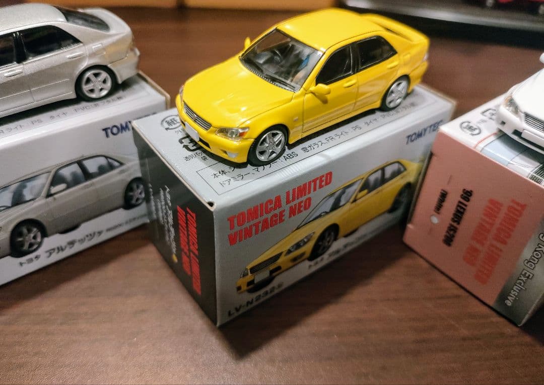 トミカリミテッドヴィンテージ アルテッツァ2台 & レクサス