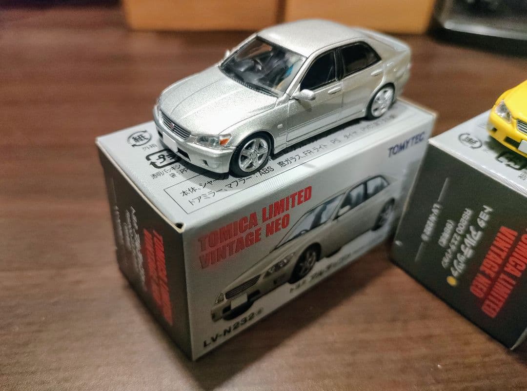 トミカリミテッドヴィンテージ アルテッツァ2台 & レクサス