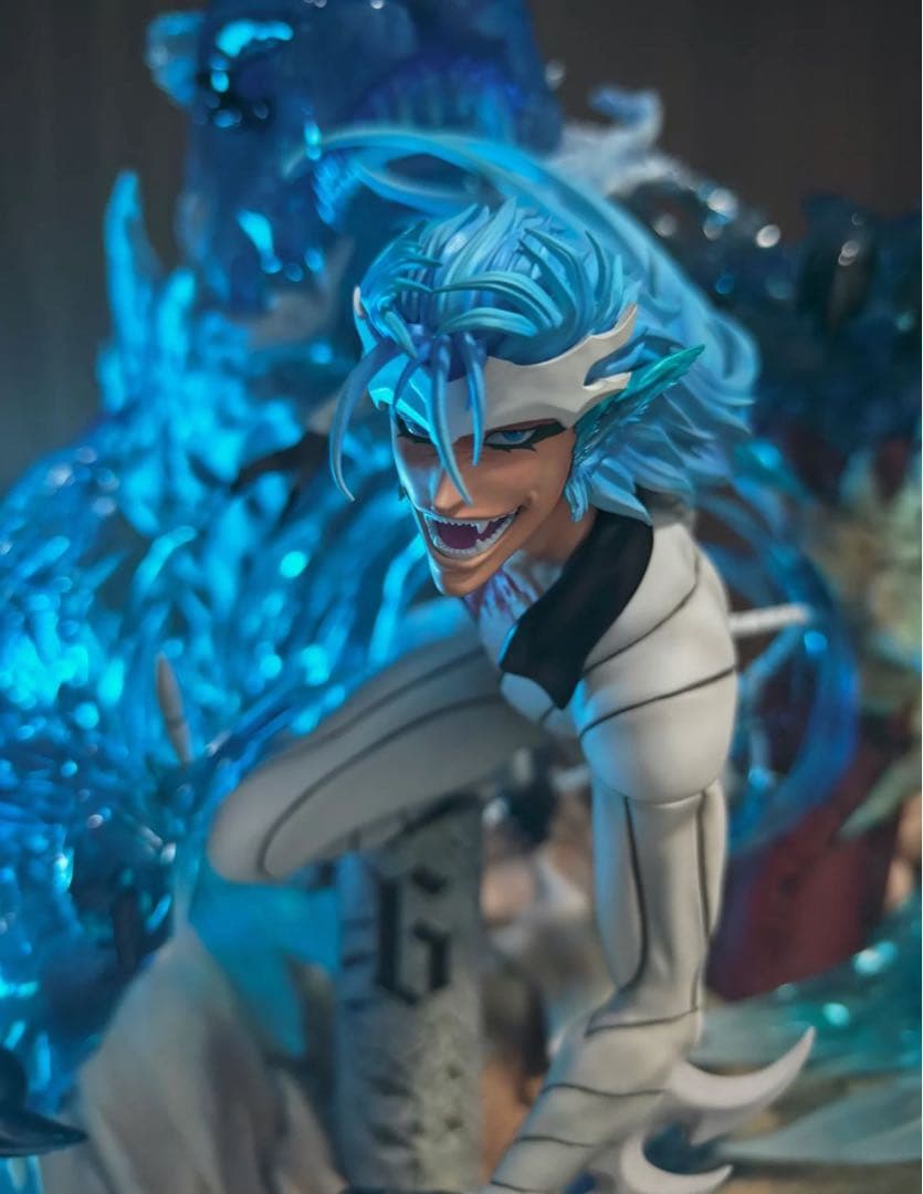 BLEACH 黒衣少年図 グリムジョー 1/8 ガレージキット スタチュー①②