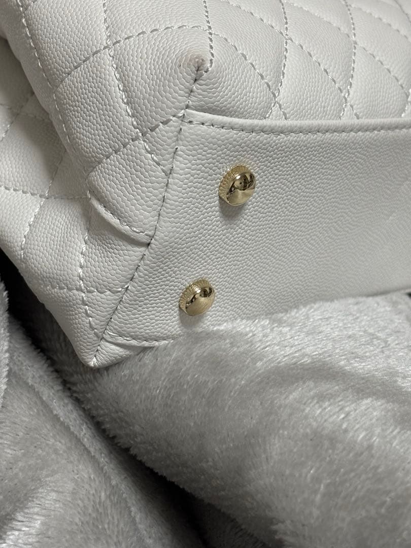 CHANEL ホワイト ショルダーバッグ