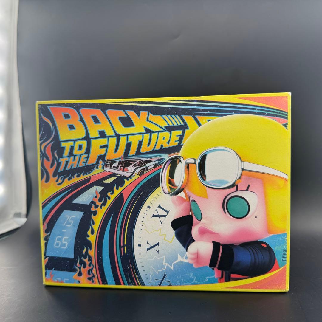 POPMART Molly Back To The future フィギュア