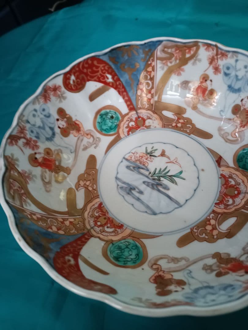 【古伊万里】　金彩染め付け　赤絵唐子人物絵　三ツ鉢揃い　菓子鉢　美術品　江戸期