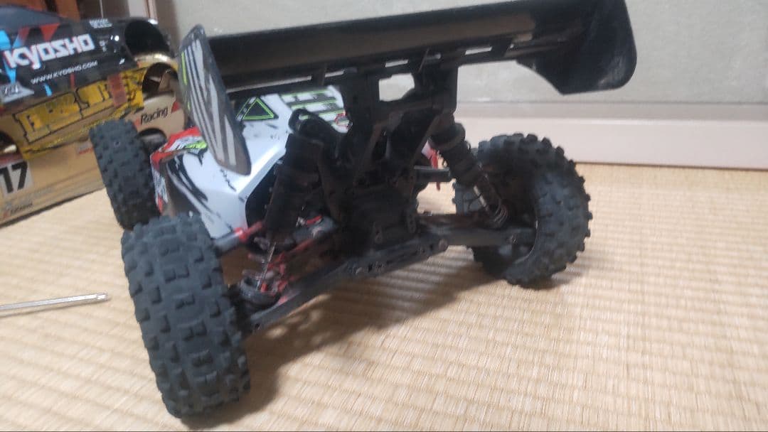 京商 1/8 インファーノNEO 3.0VE 車体