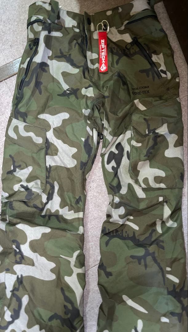 [極美品] 超特価 VOLCOM GORE-TEX スノーボードウェア上下セット