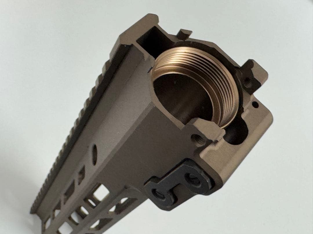 ANGRY GUN GEISSELE SMR MK16 9.3インチハンドガード
