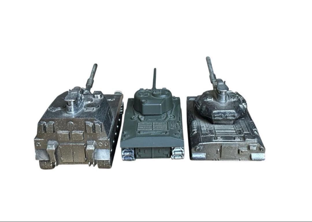 75式自走榴弾砲　74式戦車　シャーマン戦車M4A3 飛行機　温度計ヘリコプター