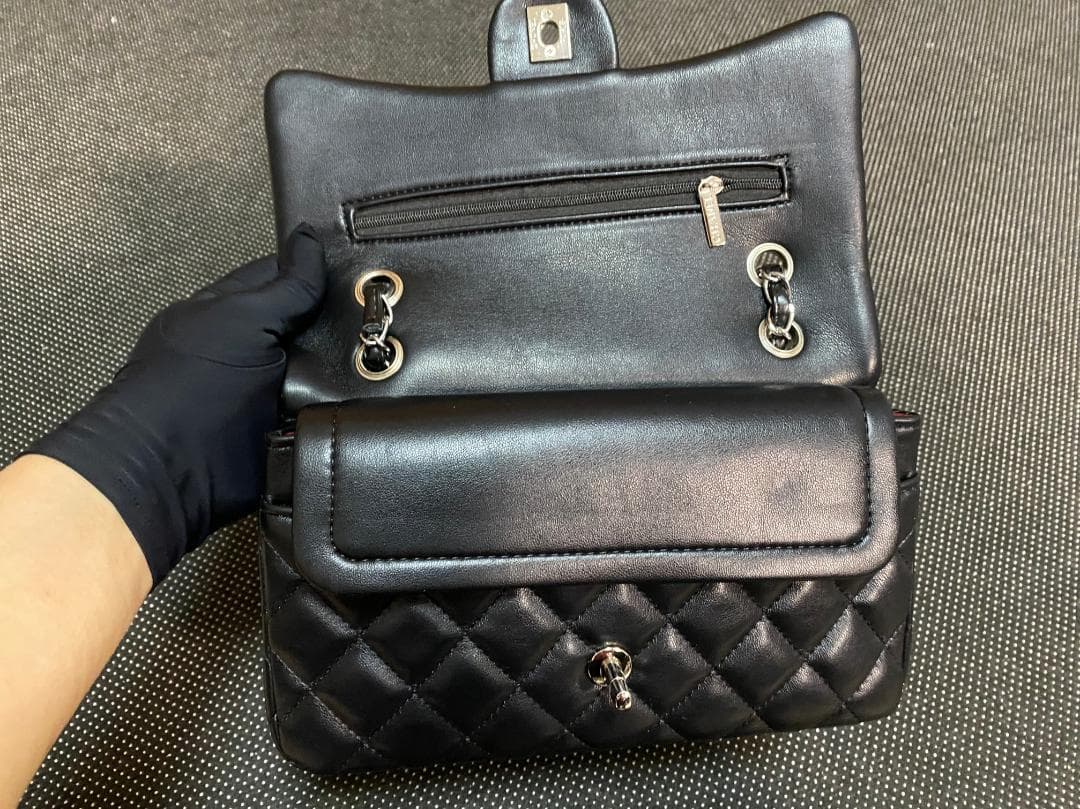 CHANEL ブラック キルティング ショルダーバッグ