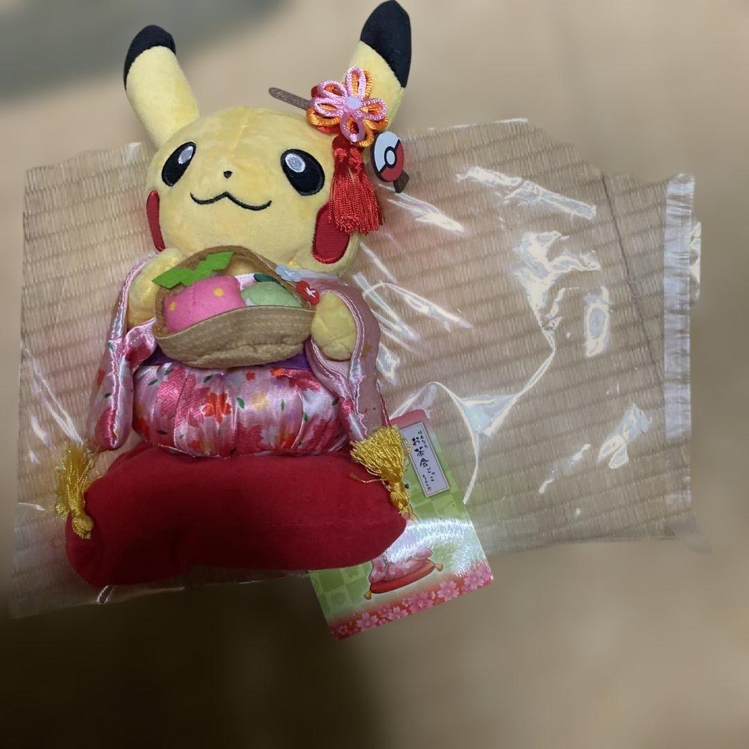 袴姿のピカチュウ　お茶会ごっこ　ぬいぐるみ