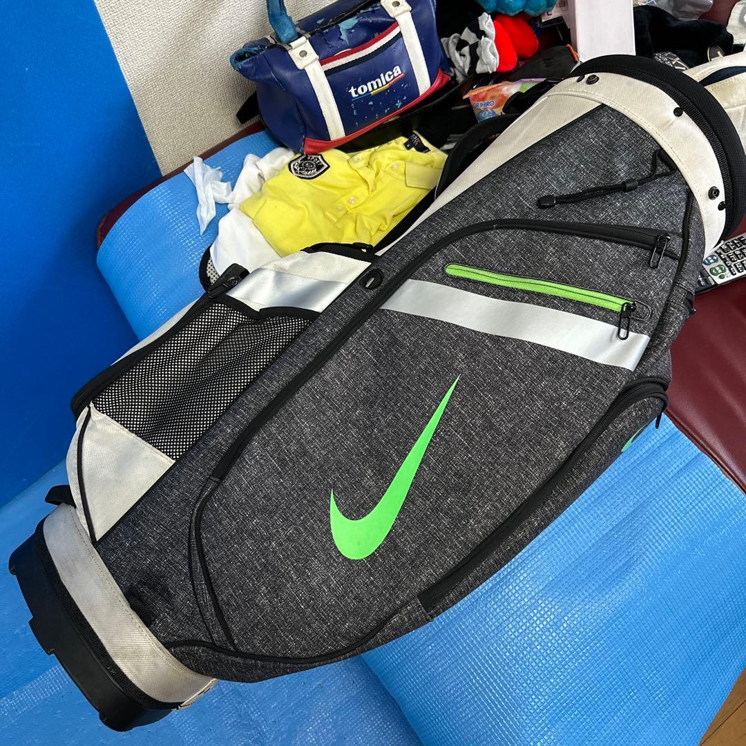 NIKEキャディーバッグ軽量タイプ・値下げ中