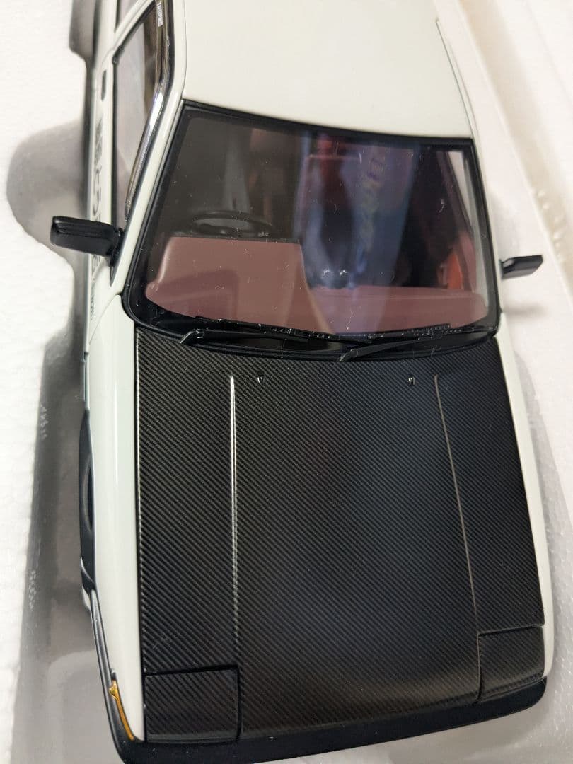 オートアート　AUTOart　頭文字D 1/18 AE86 イニシャル