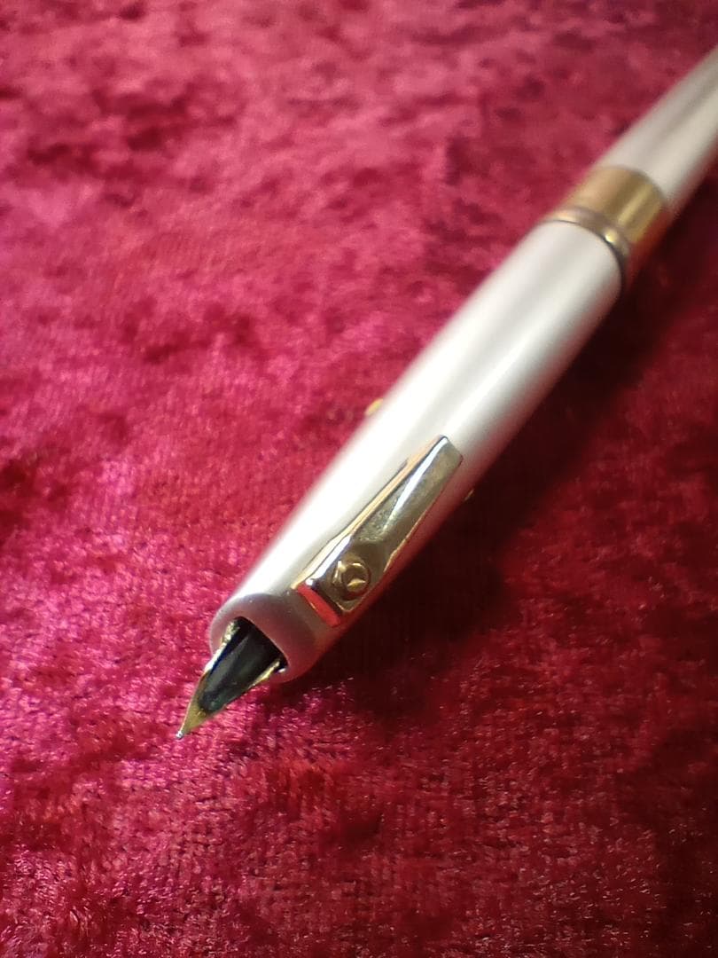 PILOT パイロット 万年筆 初代 キャップレス【C-600MW】