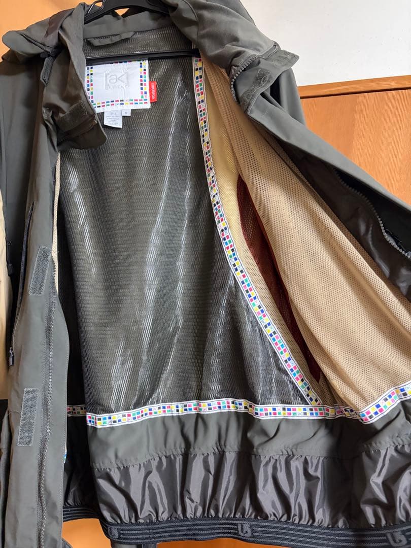 バートンAK GORE-TEX M size