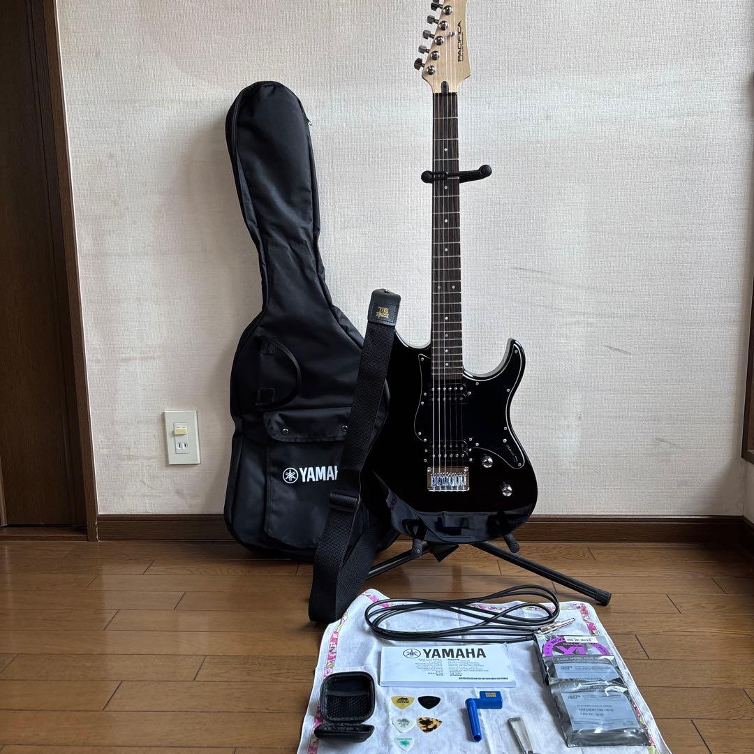 ヤマハ　 エレキギターPACIFICAシリーズPAC120H ソフトケース付