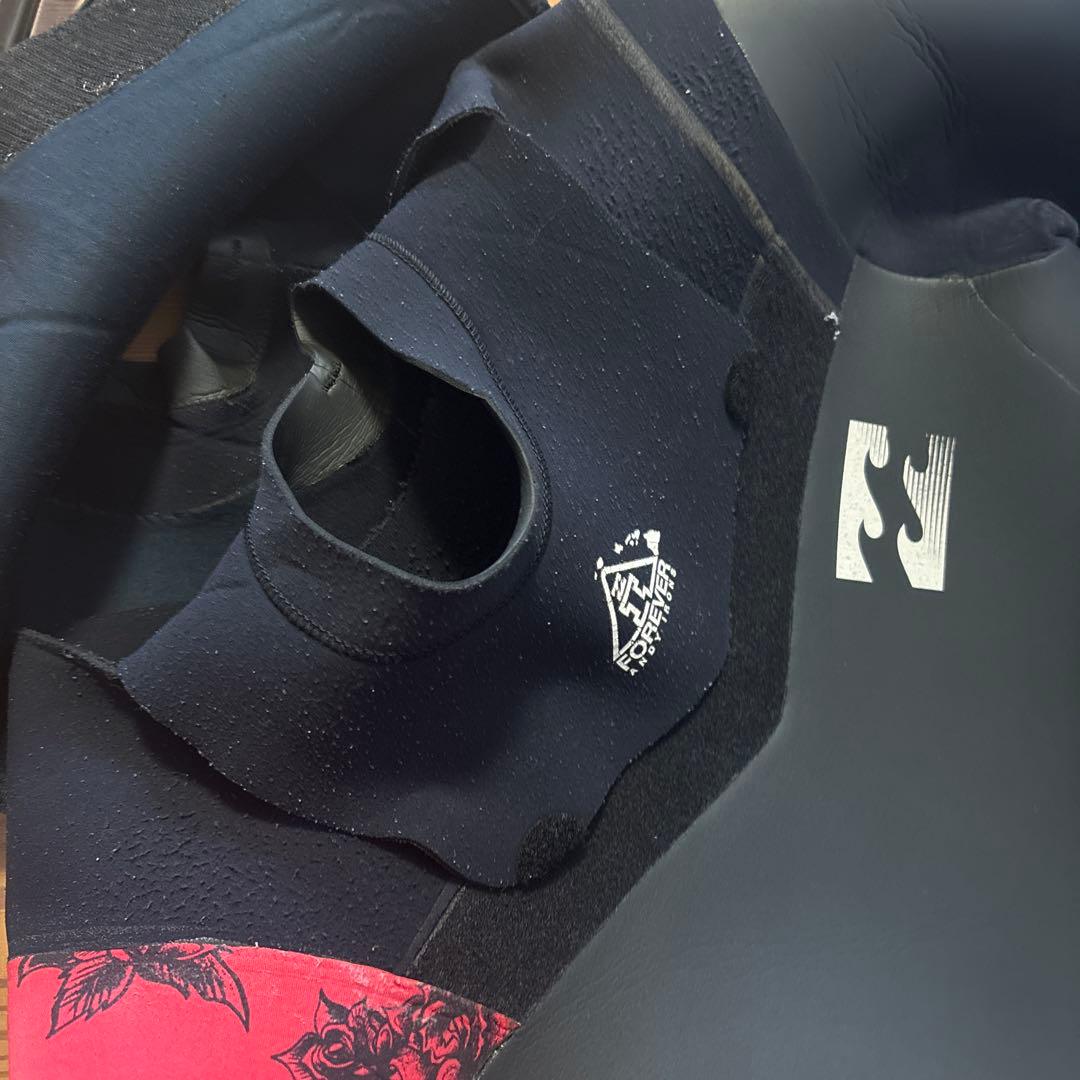Billabong フルスーツ 赤黒　セミドライML