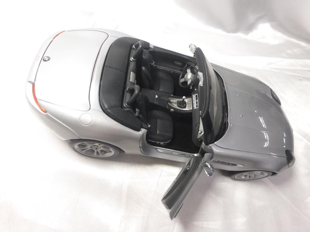 1/18 ダイキャストカー ディーラー限定販売　007  Z8