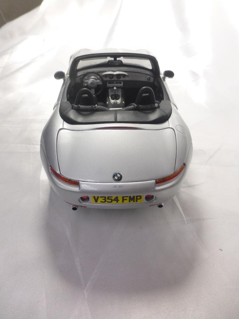 1/18 ダイキャストカー ディーラー限定販売　007  Z8