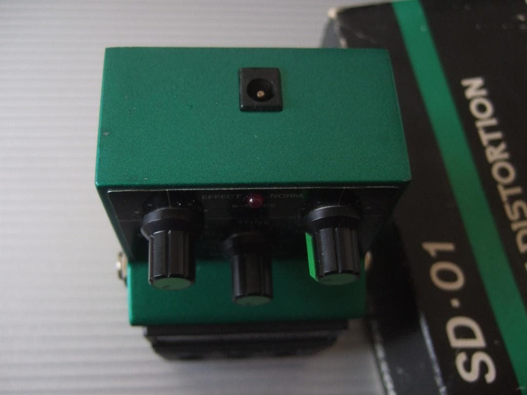 美品 箱付属 Maxon SD-01 Sonic Distortion SD01