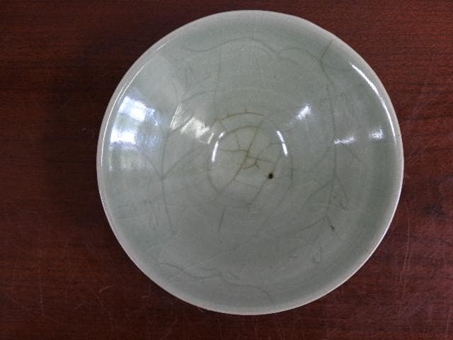 青磁　茶碗　M572