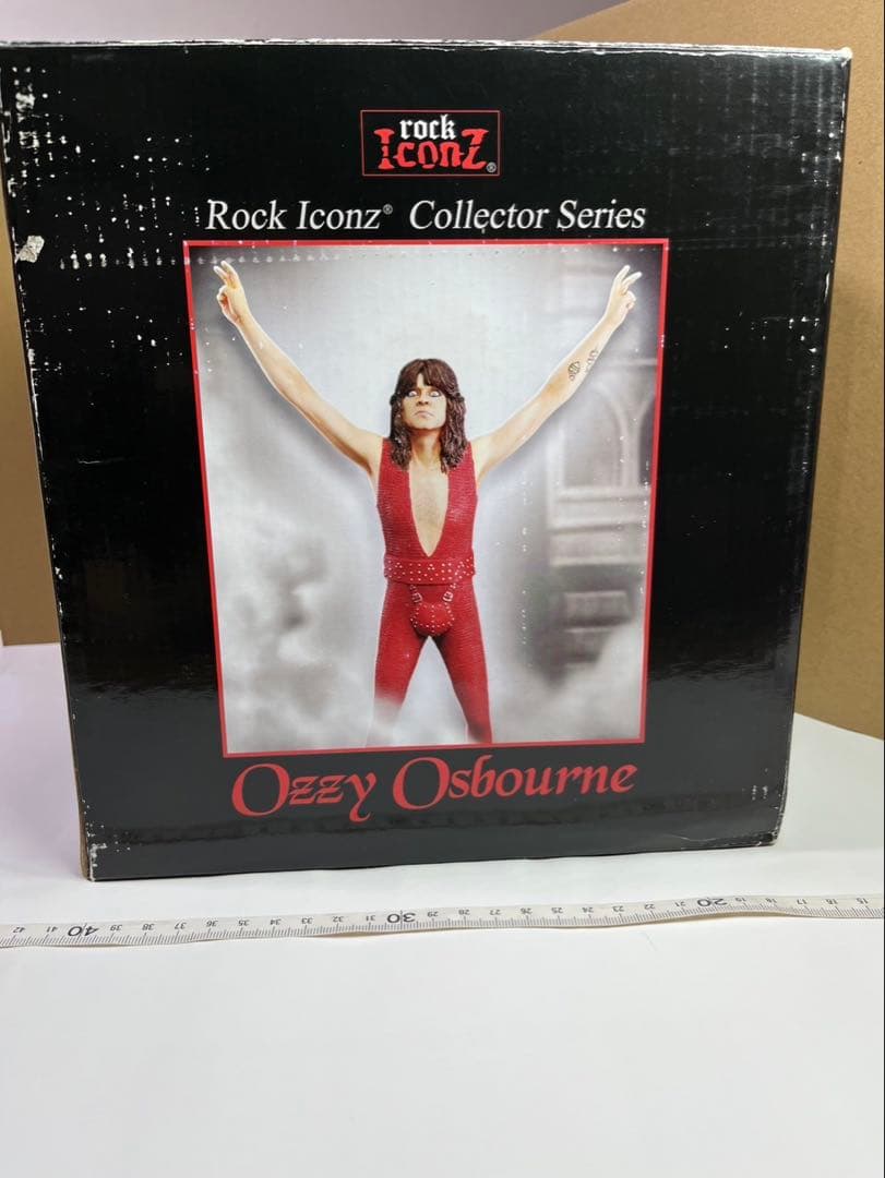 オジーオズボーン　フィギュア　ナックルボンズ社製 新品　箱に難あり