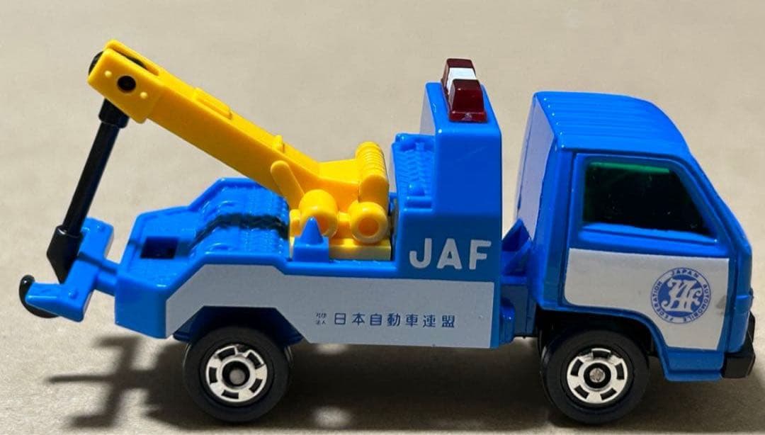 トミカ いすゞ エルフ レッカー車 JAF
