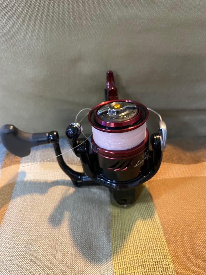 BB-X Larissa C3000DHG スピニングリール