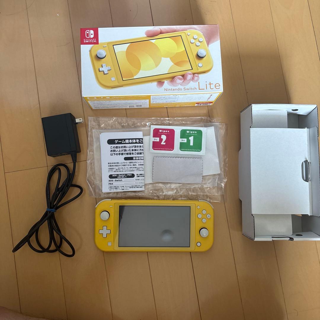 Nintendo Switch light 本体　イエロー