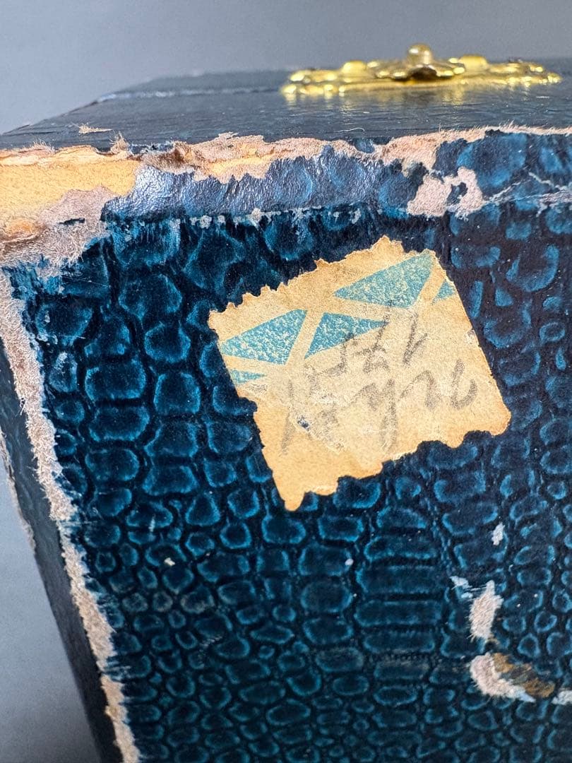 アンティークバカラピンク花柄パウダーケースと香水瓶 当時のケース付き。