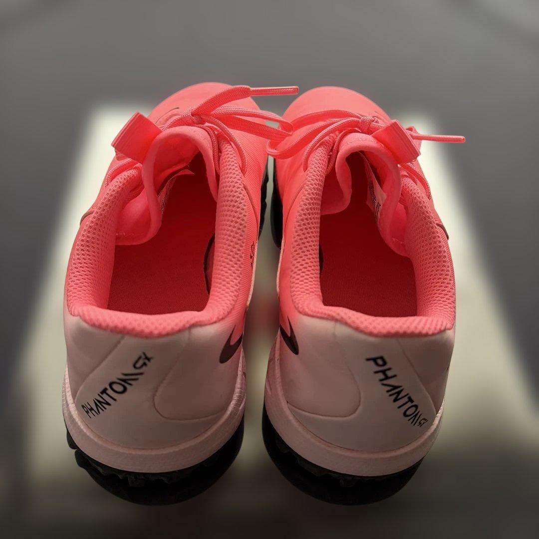 Nike Phantom ピンク サッカーシューズ《21.5cm》