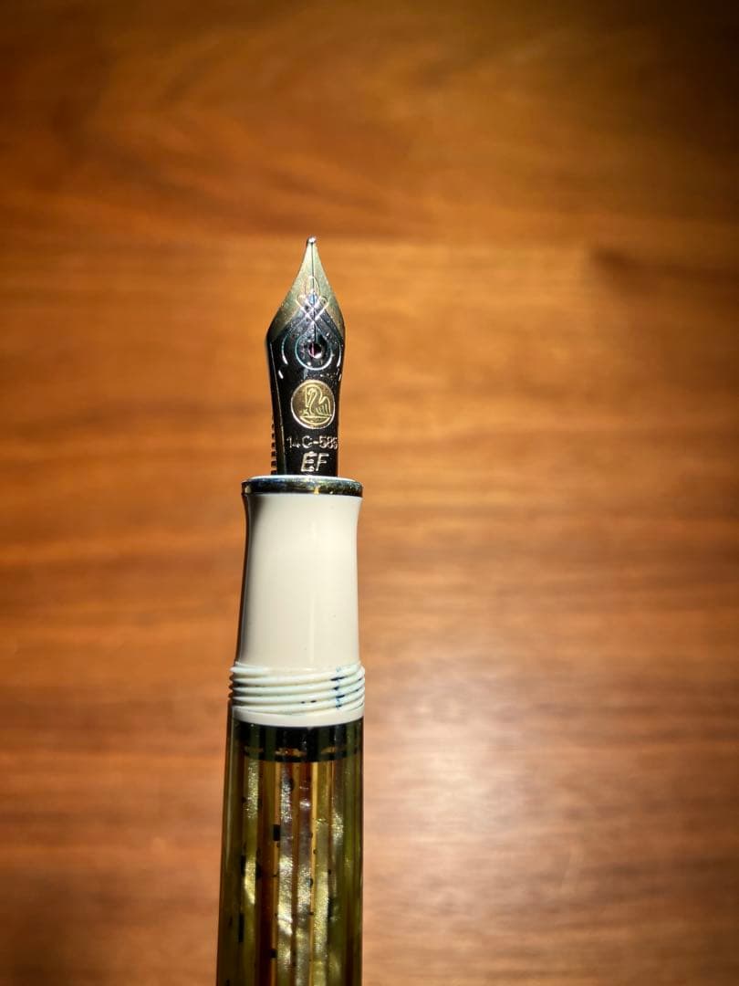 Pelikan 万年筆とインクセット ホワイトトータス スーベレーン M400