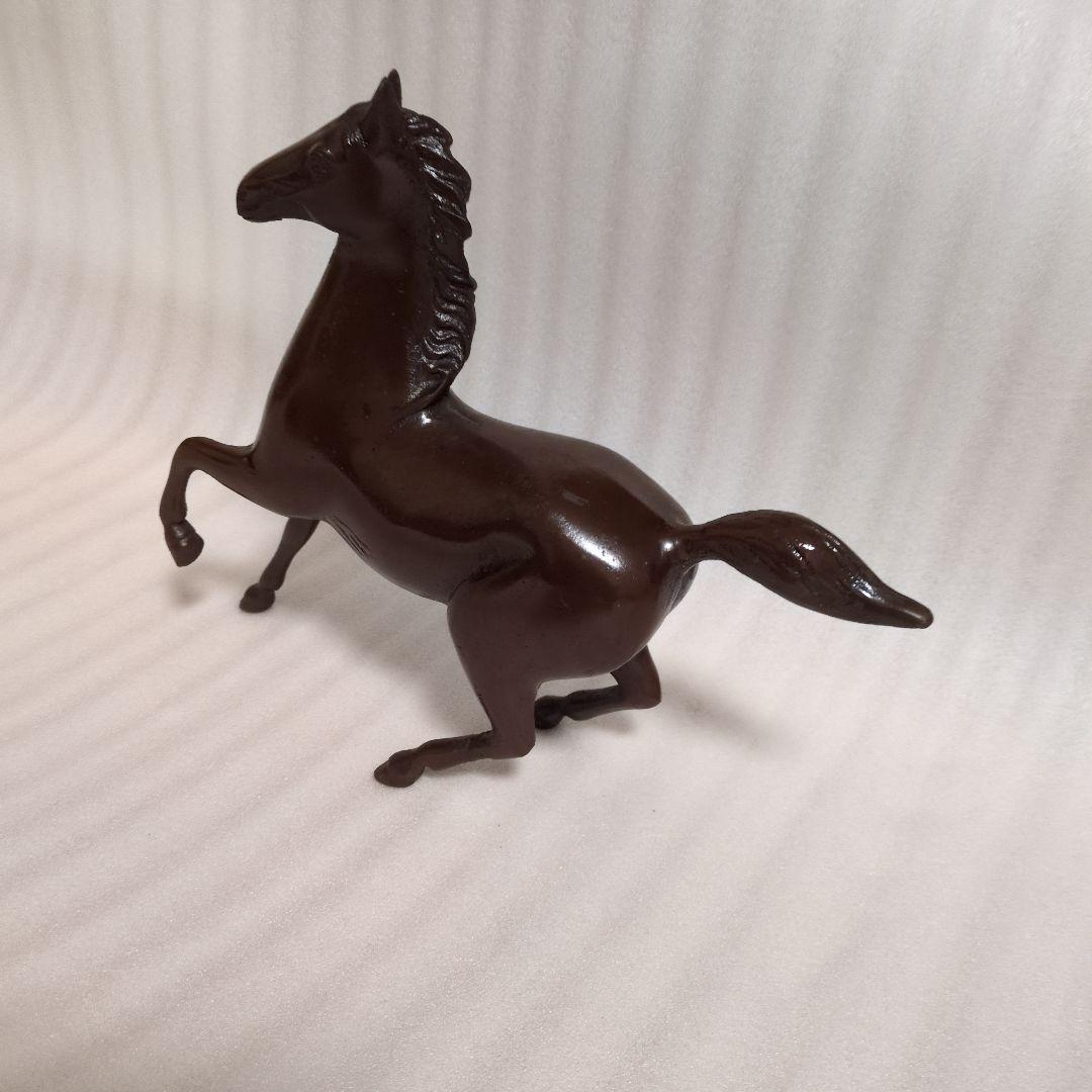 ダークブラウン 馬のブロンズ置物