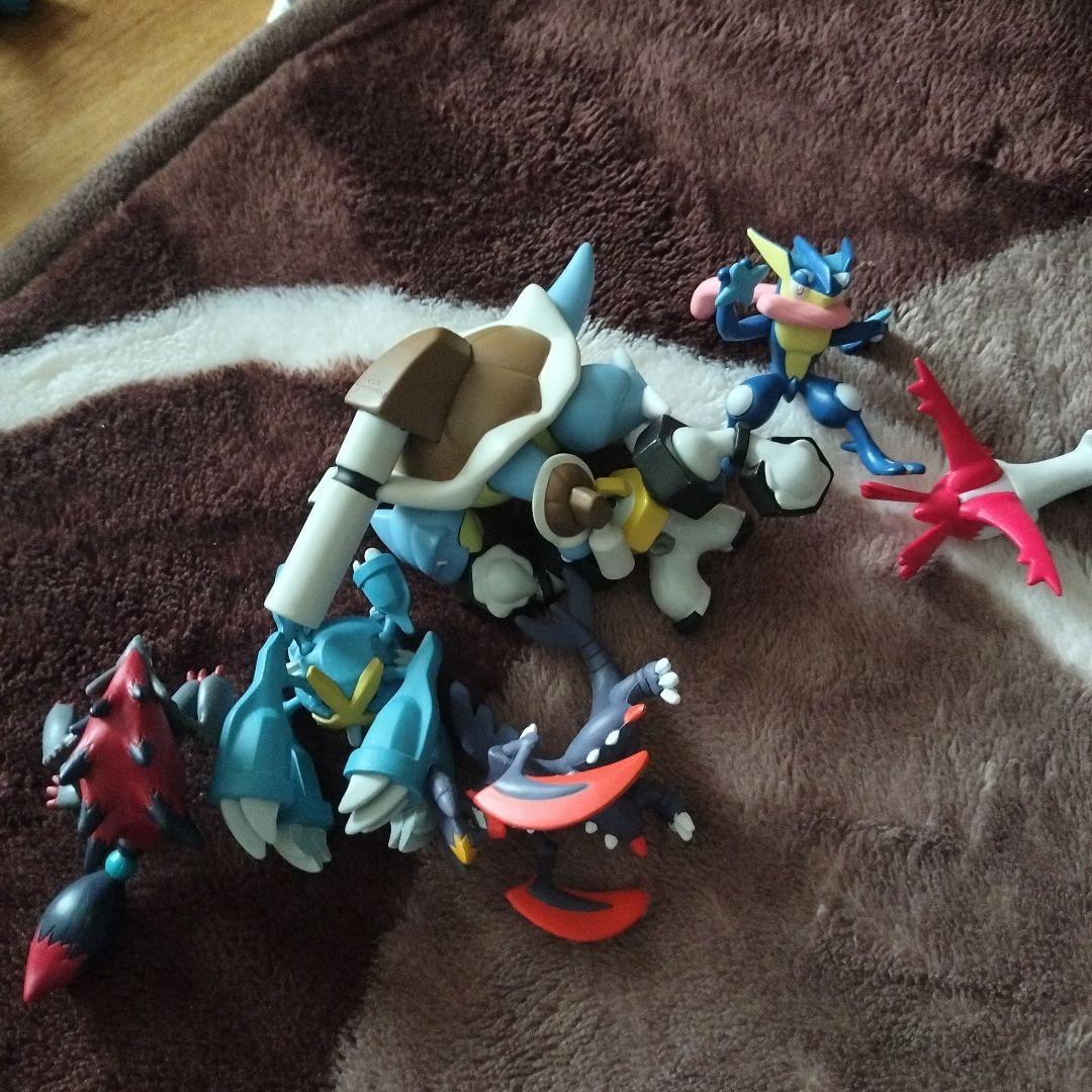 モンコレポケットモンスター まとめ売り　98体とモンスーボール2個