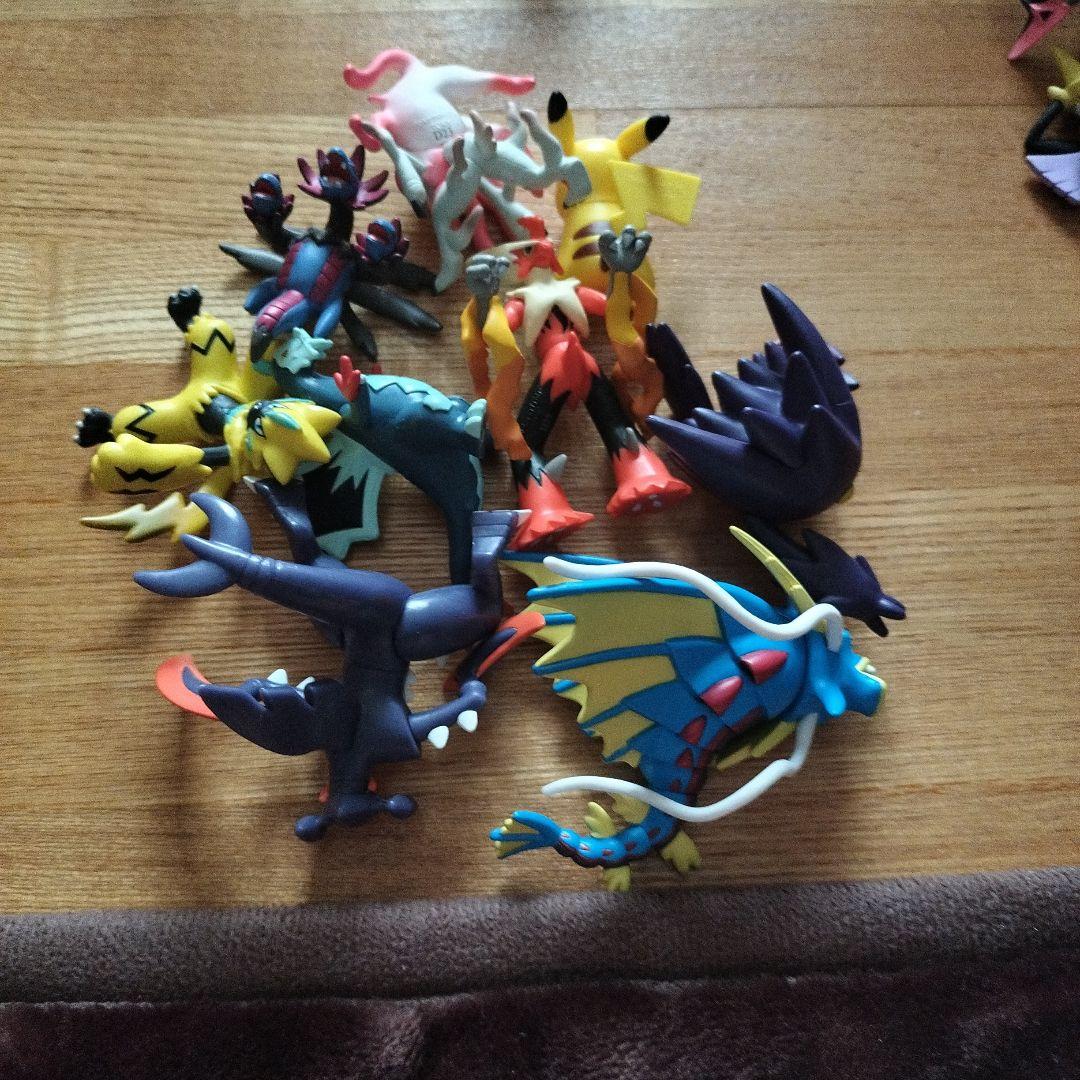 モンコレポケットモンスター まとめ売り　98体とモンスーボール2個