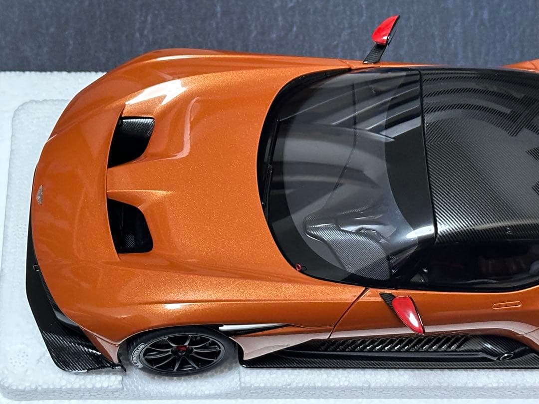 K*A様 1/18 アストンマーチン ヴァルカン　完成品