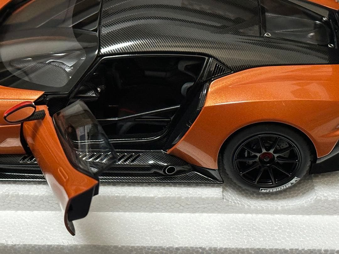 K*A様 1/18 アストンマーチン ヴァルカン　完成品