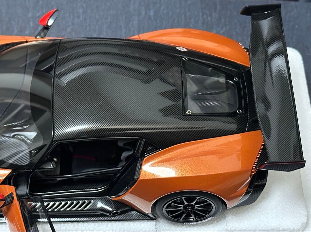 K*A様 1/18 アストンマーチン ヴァルカン　完成品