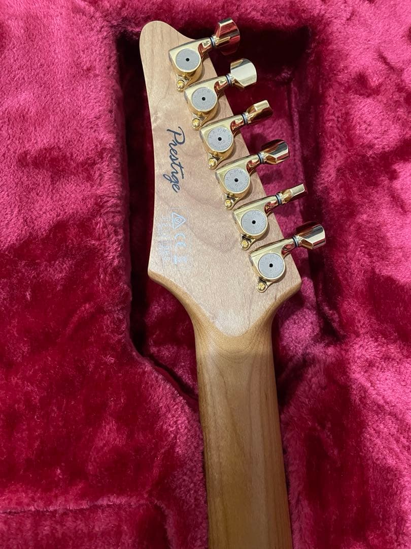 Ibanez AZ2402 ホワイトカスタム　ストラップ付き