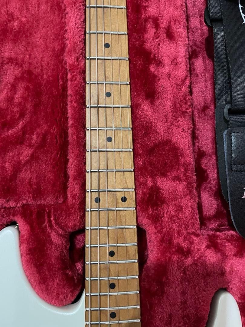 Ibanez AZ2402 ホワイトカスタム　ストラップ付き