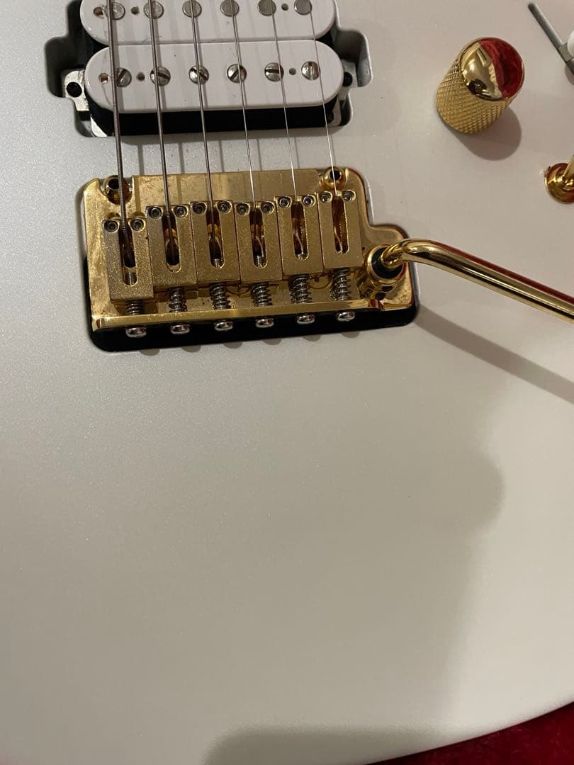 Ibanez AZ2402 ホワイトカスタム　ストラップ付き
