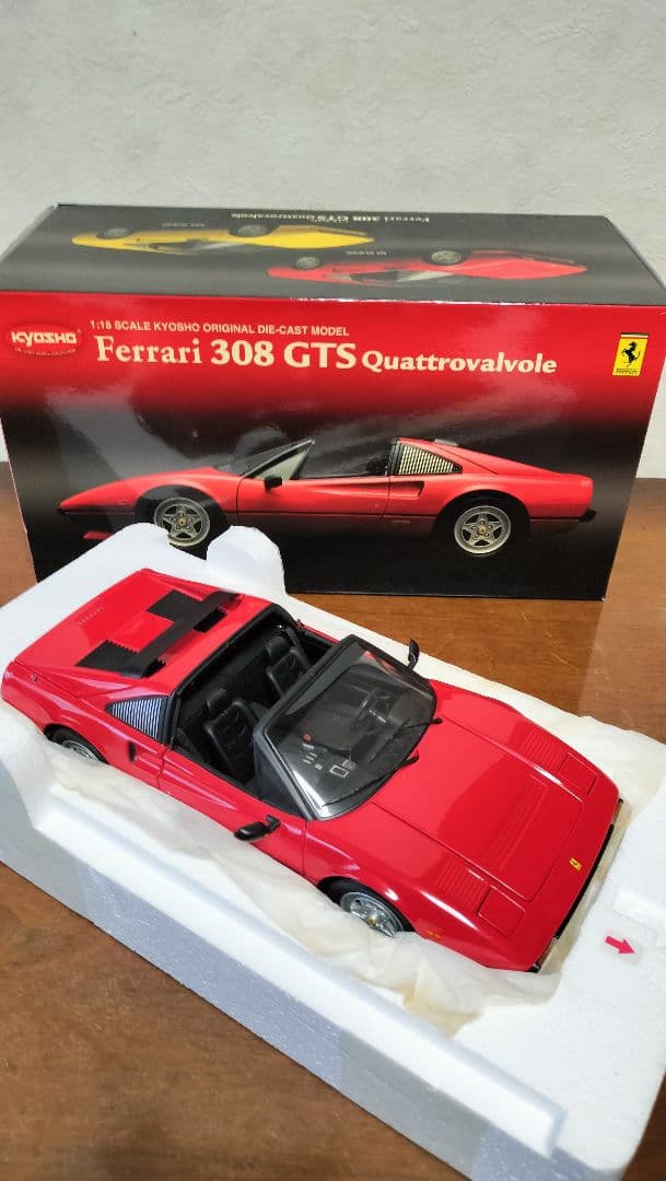 京商1/18フェラーリ308GTSクアトロバルボーレ【RED】