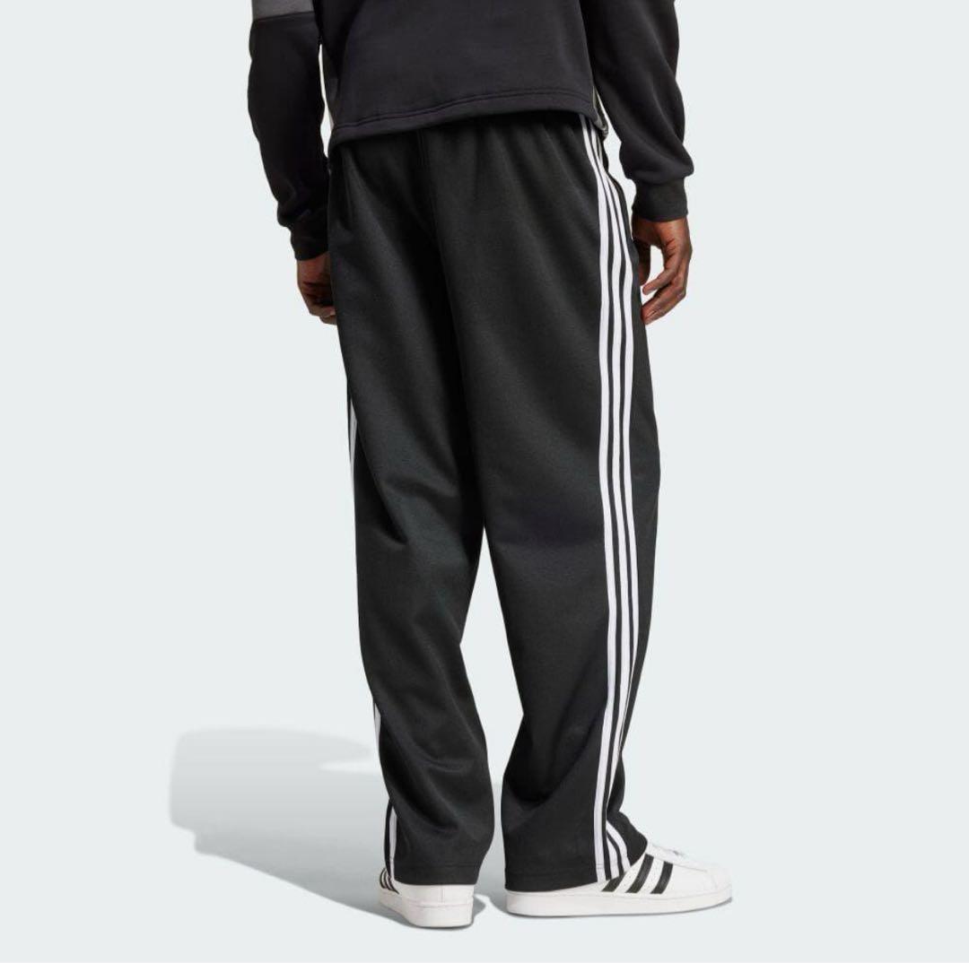 adidas アディカラーバギーフィットファイヤーバードトラックパンツ XS