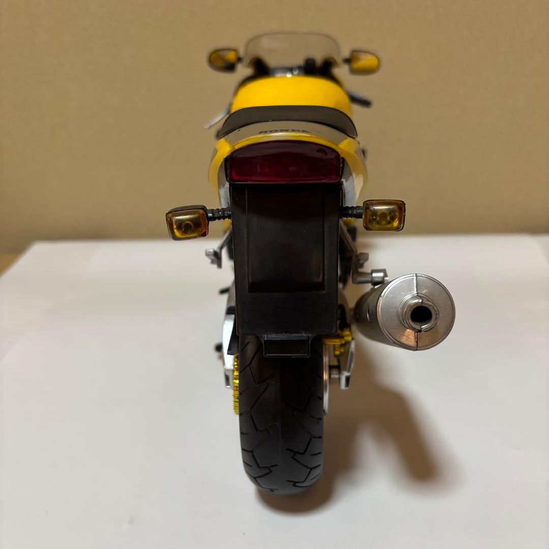 ホンダCBR1000 RR 1/6プラモデル