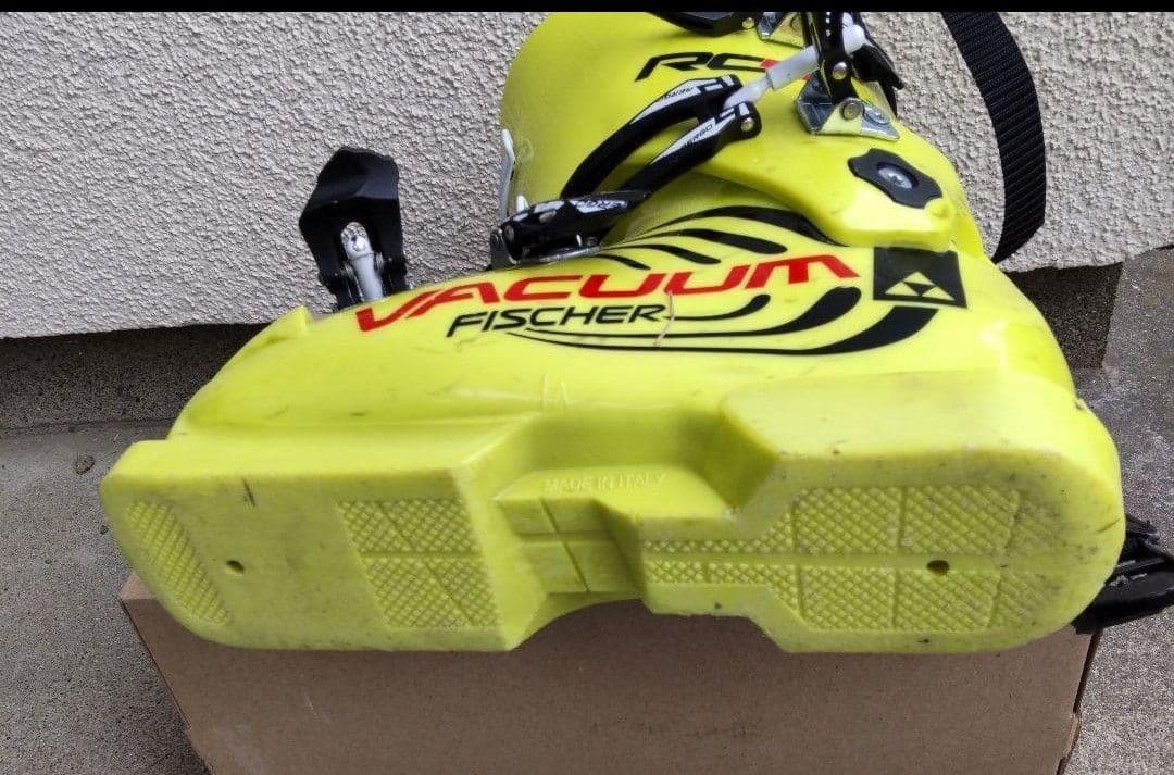 Fisher RC4 130 フィッシャー RC4 ブーツ