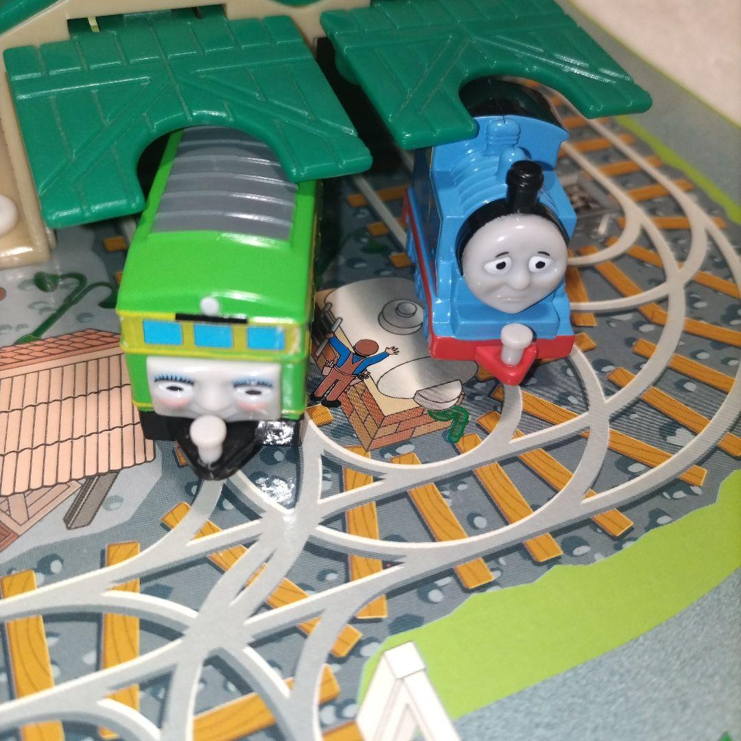 希少　トーマス　 ポケットファンタジーステーション　パッと出るタウン